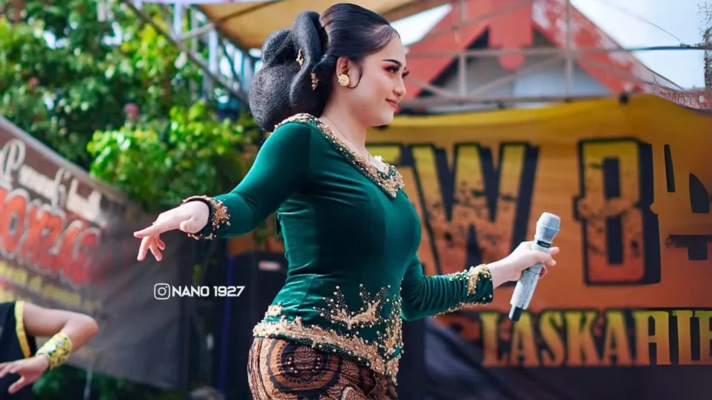 Silvy Kumalasari Photos