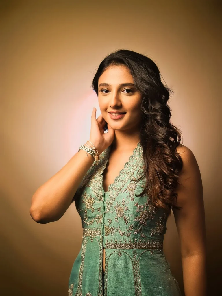 Mirai Heroine Ritika Nayak Photos (9)